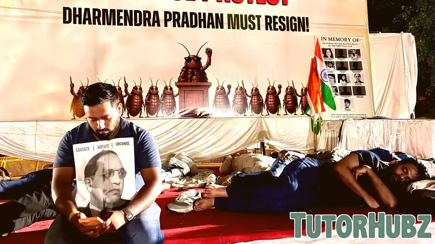 'Cockroach' Protesters Dig In at New Delhi Site, Demand Education Minister's Resignation